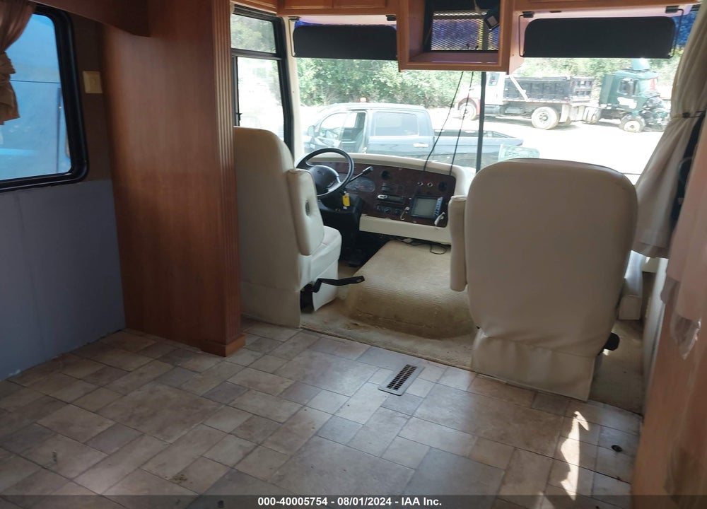 2000 FORD F550 SUPER DUTY STRIPPED CHASS VIN: 3FCMF53S1YJA05065
