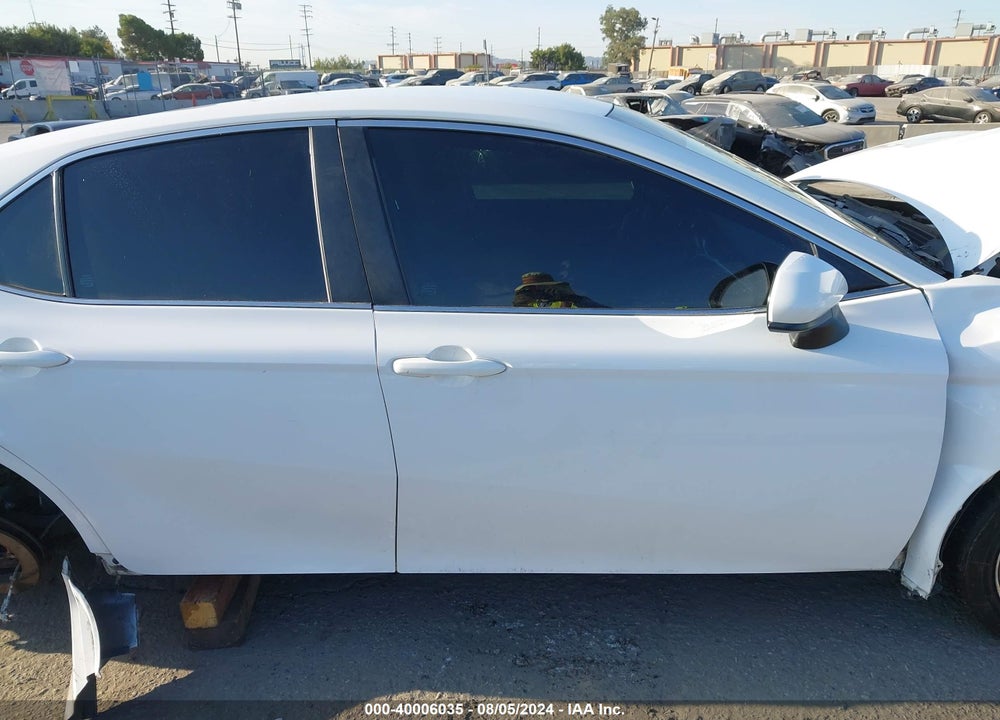 2018 TOYOTA CAMRY SE VIN: 4T1B11HK5JU587464