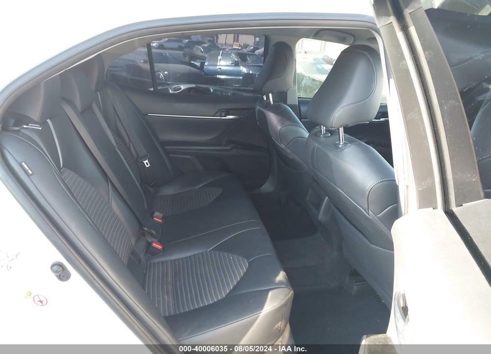 2018 TOYOTA CAMRY SE VIN: 4T1B11HK5JU587464