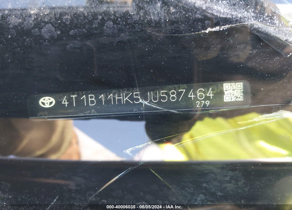 2018 TOYOTA CAMRY SE VIN: 4T1B11HK5JU587464
