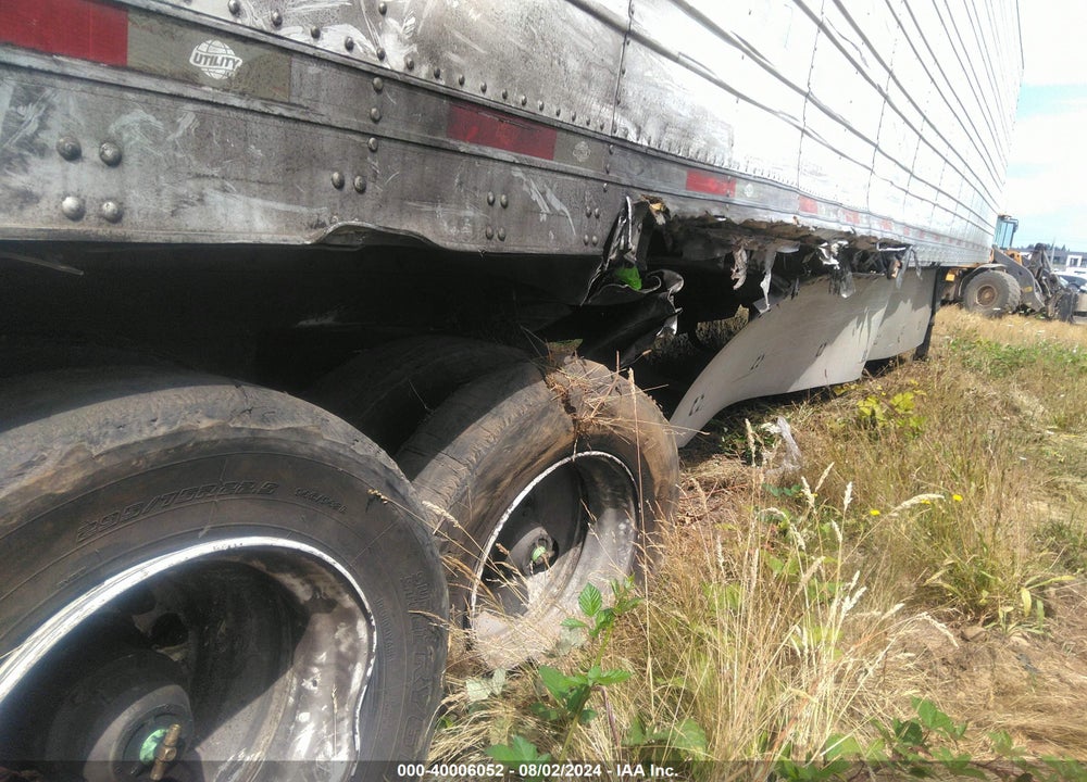 2011 UTILITY TRAILER MFG --- VIN: 1UYVS2536BM082912