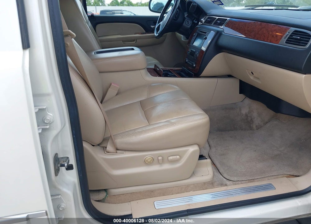2008 CHEVROLET TAHOE LTZ VIN: 1GNFC13078R210547