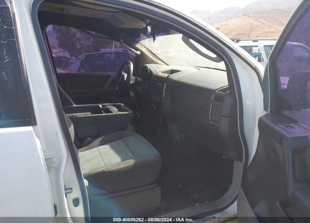 2004 NISSAN TITAN XE VIN: 1N6AA07A84N592429