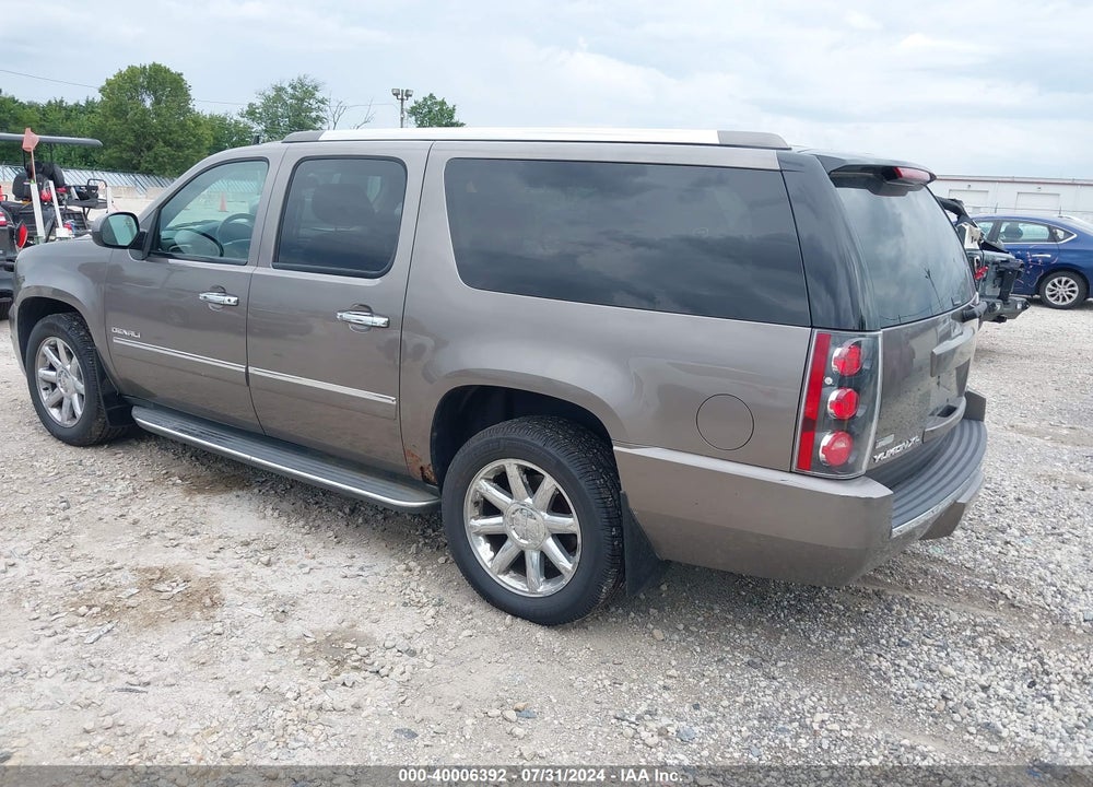 2011 GMC YUKON XL 1500 DENALI VIN: 1GKS2MEF3BR225247