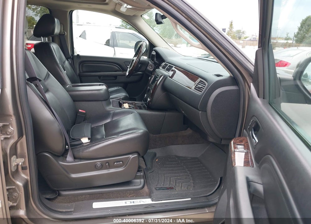 2011 GMC YUKON XL 1500 DENALI VIN: 1GKS2MEF3BR225247
