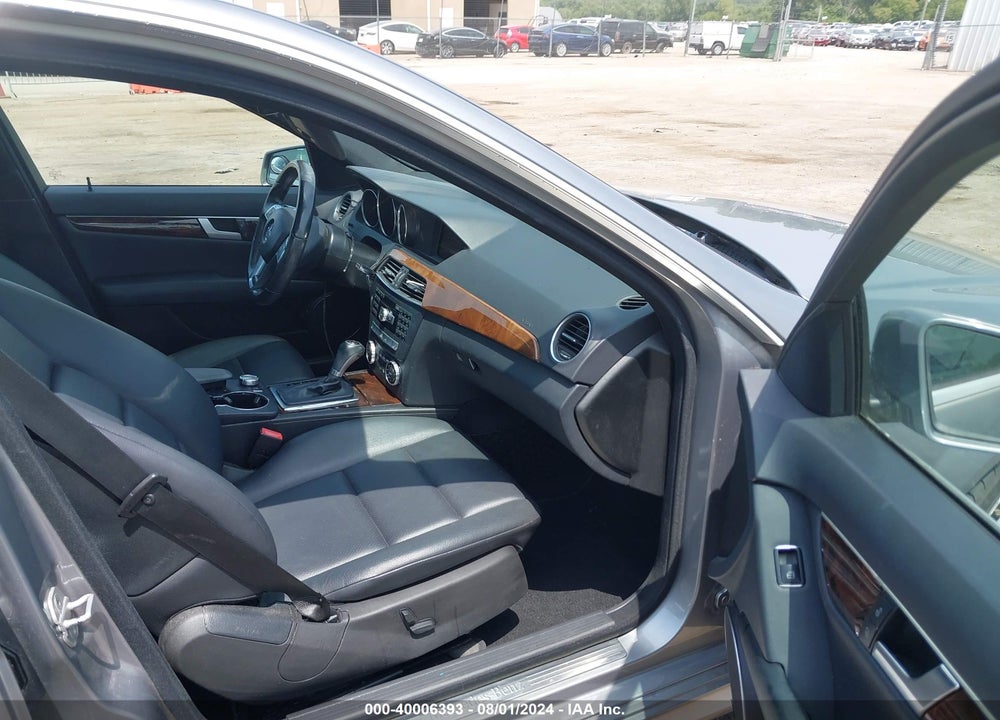 2014 MERCEDES-BENZ C 300 VIN: WDDGF8AB3EA960139