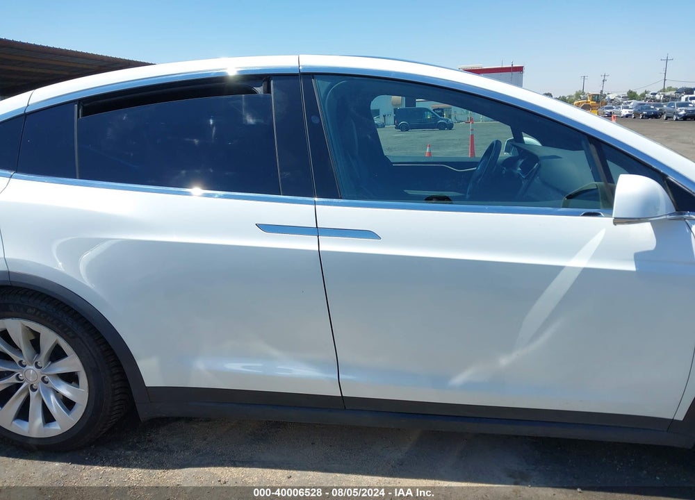 2018 TESLA MODEL X 100D/75D/P100D VIN: 5YJXCBE22JF101300