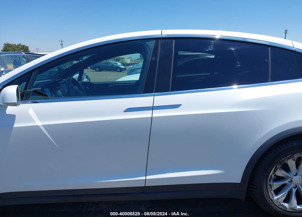 2018 TESLA MODEL X 100D/75D/P100D VIN: 5YJXCBE22JF101300