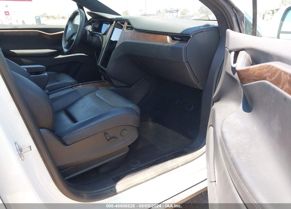 2018 TESLA MODEL X 100D/75D/P100D VIN: 5YJXCBE22JF101300