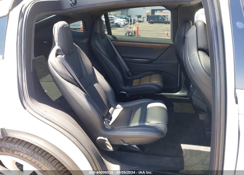 2018 TESLA MODEL X 100D/75D/P100D VIN: 5YJXCBE22JF101300