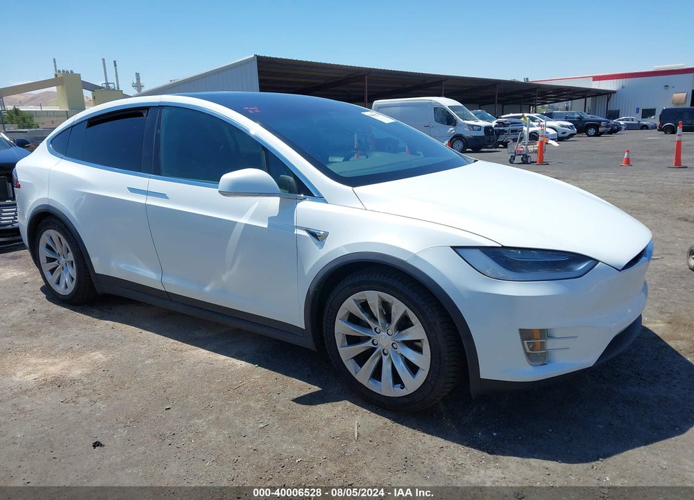 2018 TESLA MODEL X 100D/75D/P100D VIN: 5YJXCBE22JF101300