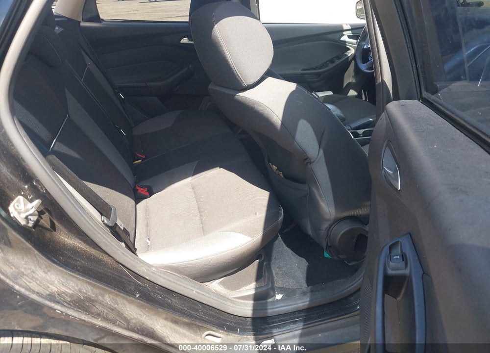 2014 FORD FOCUS SE VIN: 1FADP3K24EL307678