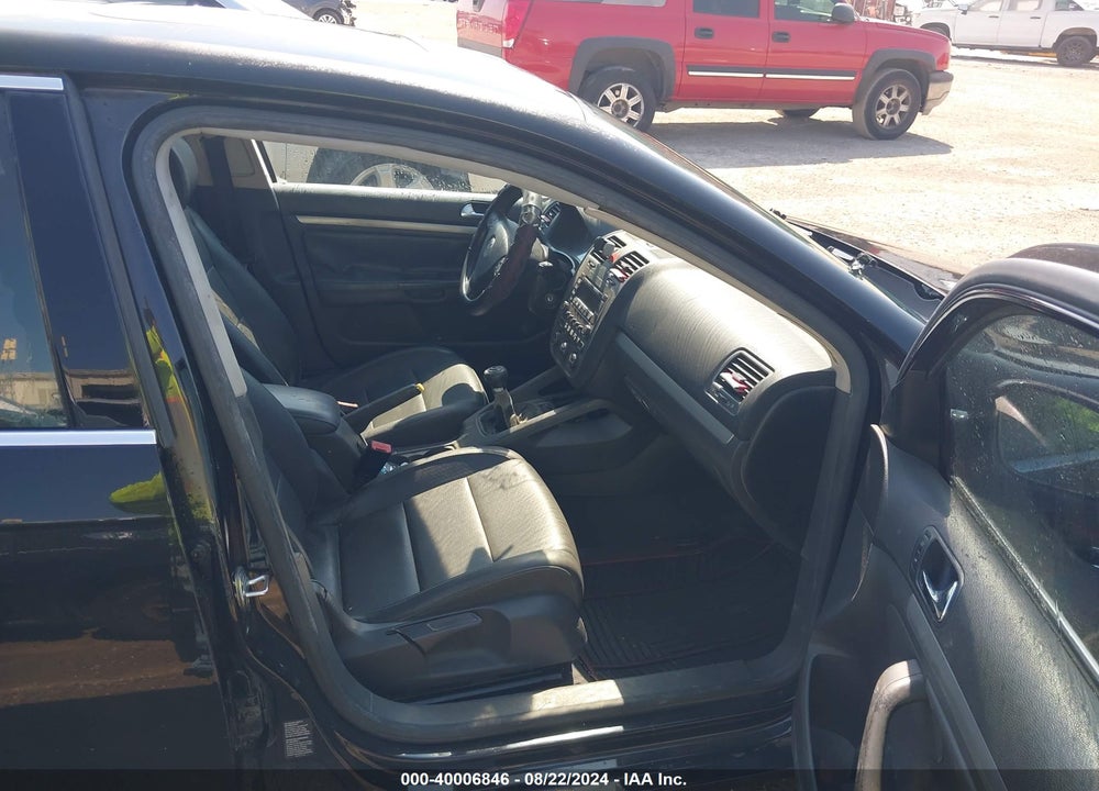 2005 VOLKSWAGEN JETTA 2.5 VIN: 3VWSF71K65M637850