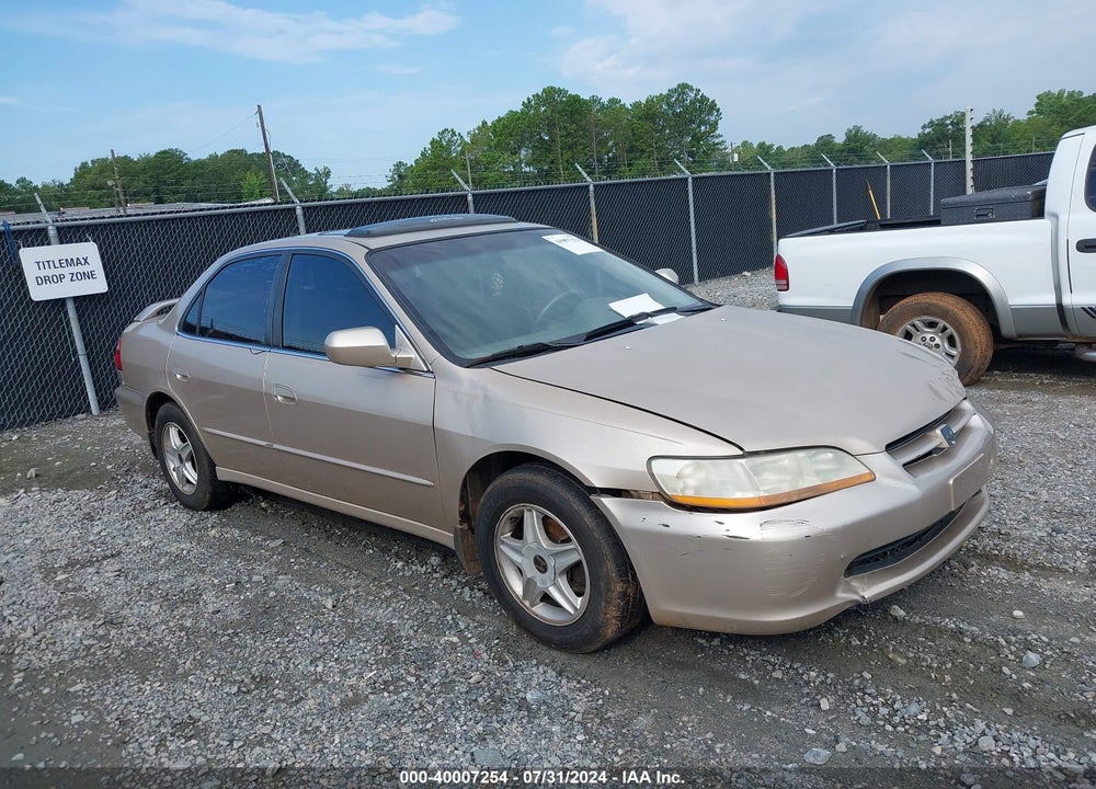 2000 HONDA ACCORD 3.0 EX VIN: 1HGCG1658YA084268