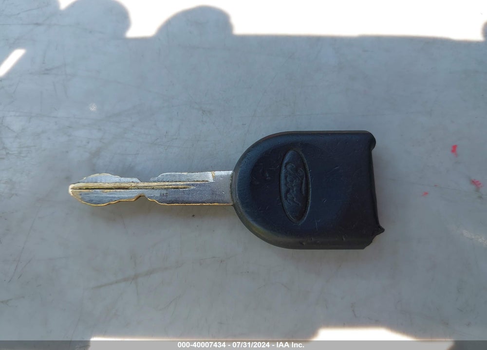 2008 FORD FOCUS SE VIN: 1FAHP33N88W138830