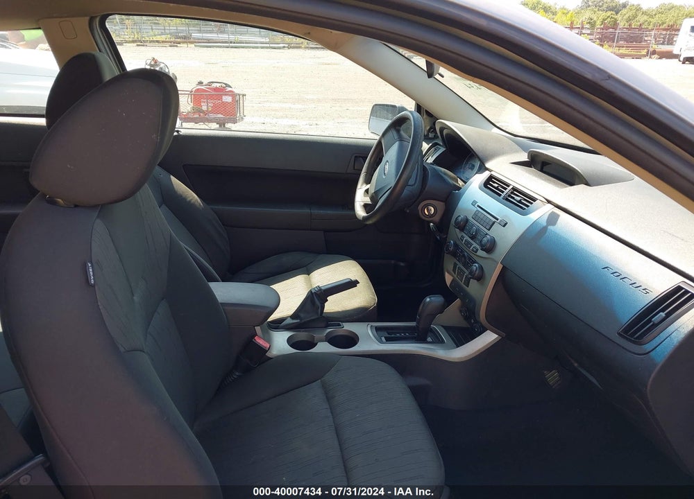 2008 FORD FOCUS SE VIN: 1FAHP33N88W138830