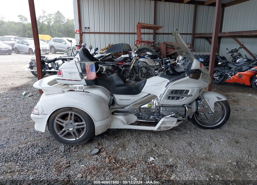 2005 HONDA GL1800 VIN: 1HFSC47065A401198