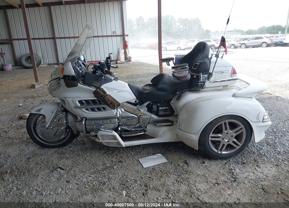 2005 HONDA GL1800 VIN: 1HFSC47065A401198