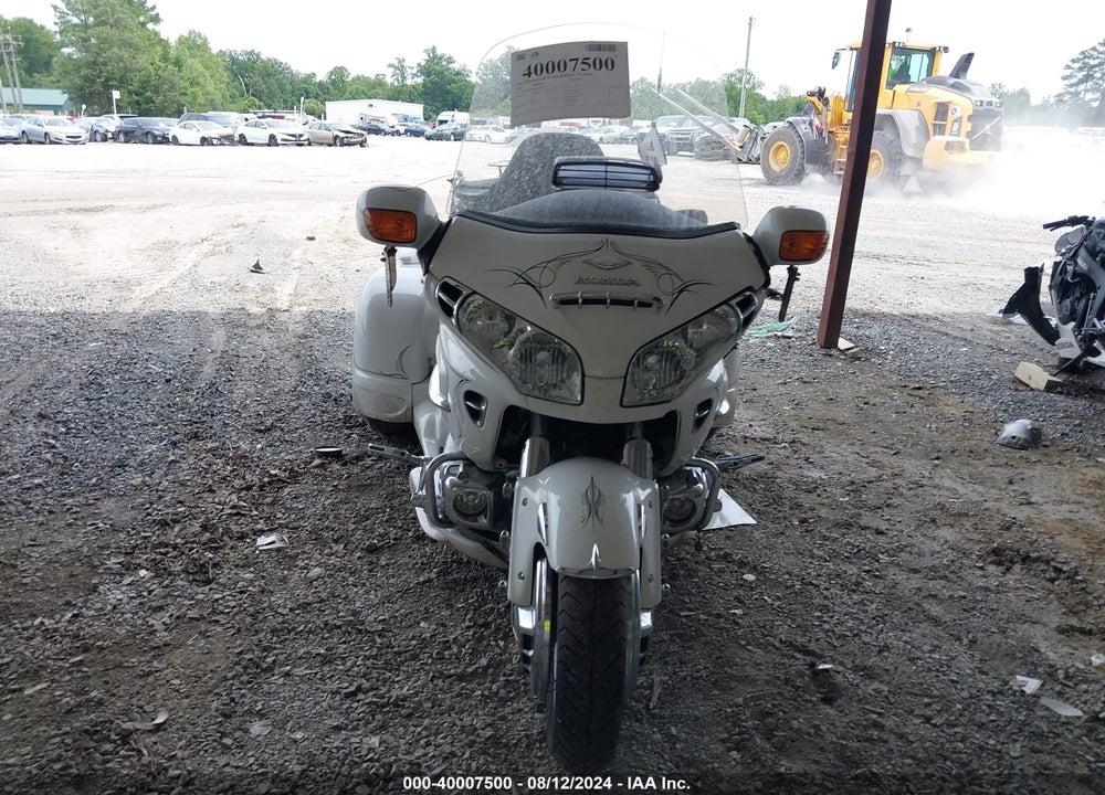 2005 HONDA GL1800 VIN: 1HFSC47065A401198