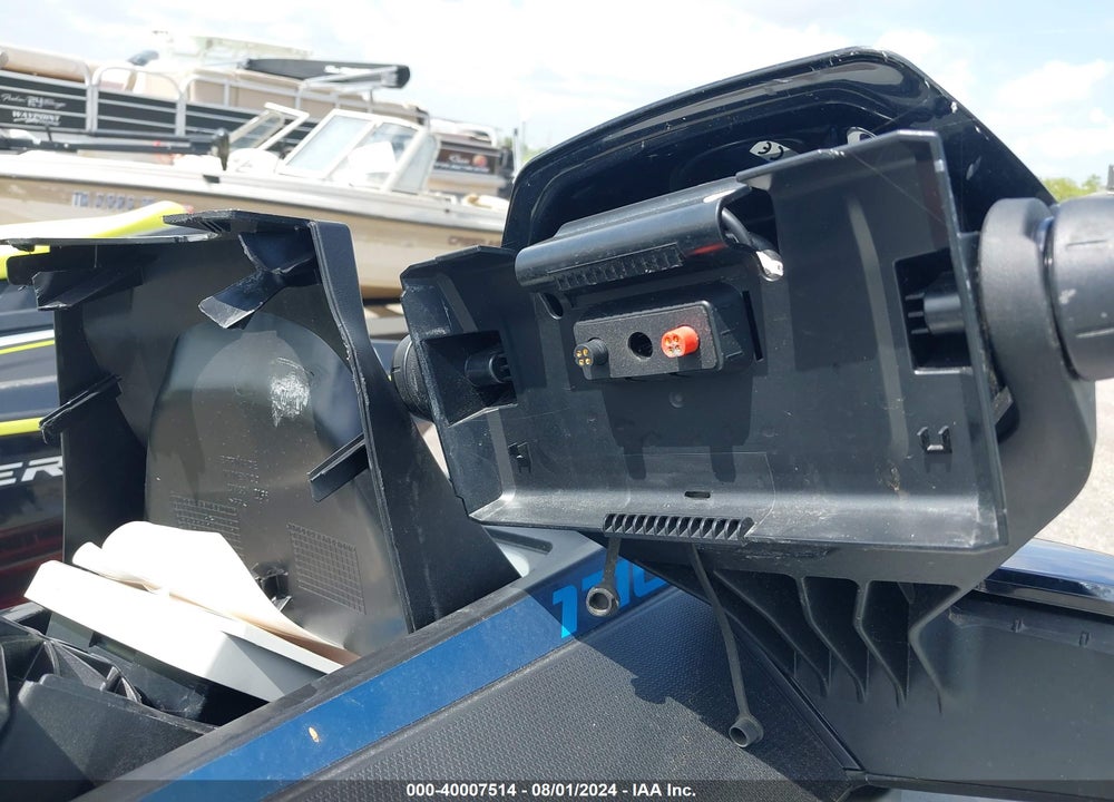 2023 SEADOO --- VIN: YDV76108C323
