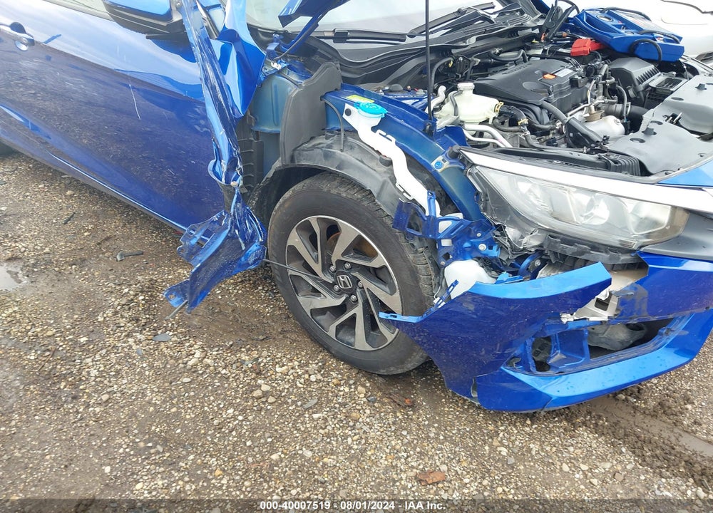 2018 HONDA CIVIC LX VIN: 2HGFC4B57JH302577