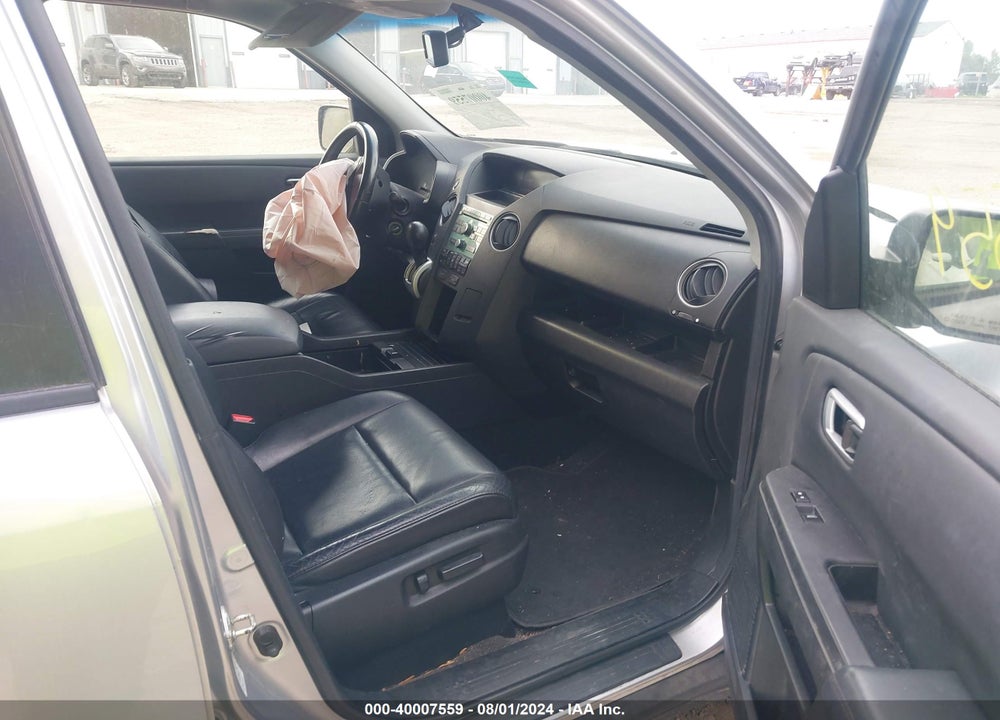 2011 HONDA PILOT EX-L VIN: 5FNYF4H58BB004374