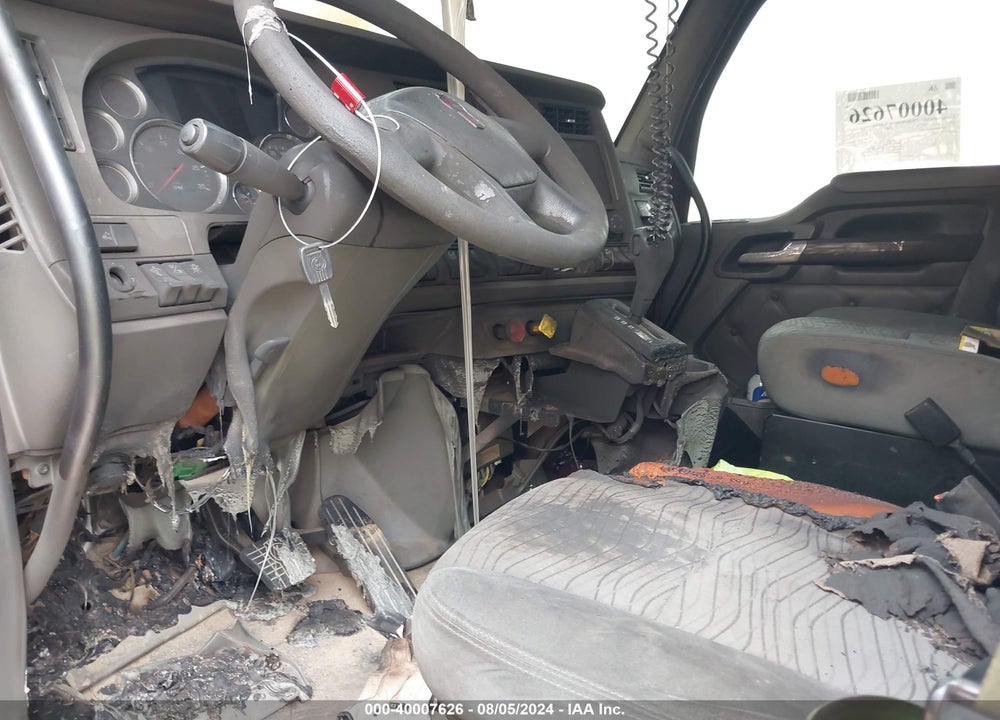 2015 KENWORTH T680 T680 VIN: 1XKYDP9X9FJ412943