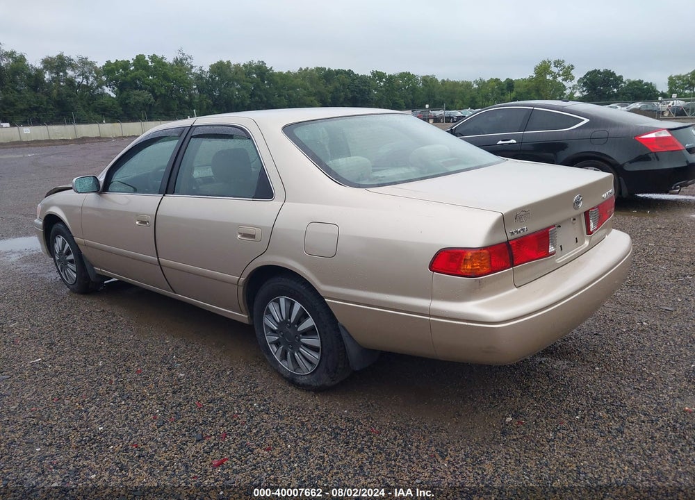 2000 TOYOTA CAMRY LE VIN: JT2BG28K4Y0515612