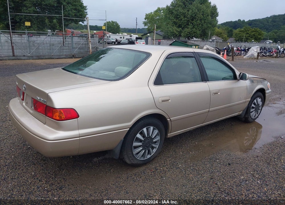 2000 TOYOTA CAMRY LE VIN: JT2BG28K4Y0515612