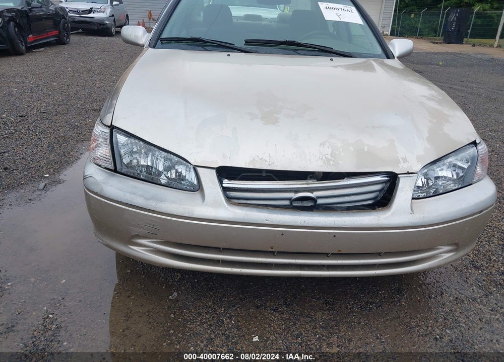 2000 TOYOTA CAMRY LE VIN: JT2BG28K4Y0515612