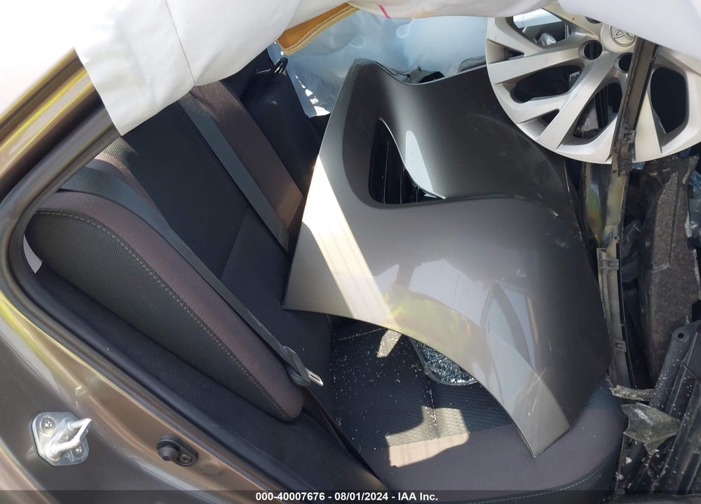 2018 TOYOTA COROLLA LE VIN: 2T1BURHE1JC103405