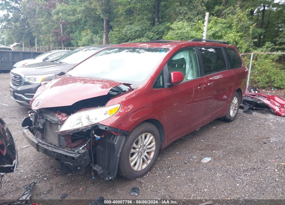 2015 TOYOTA SIENNA XLE 8 PASSENGER VIN: 5TDYK3DC8FS586312