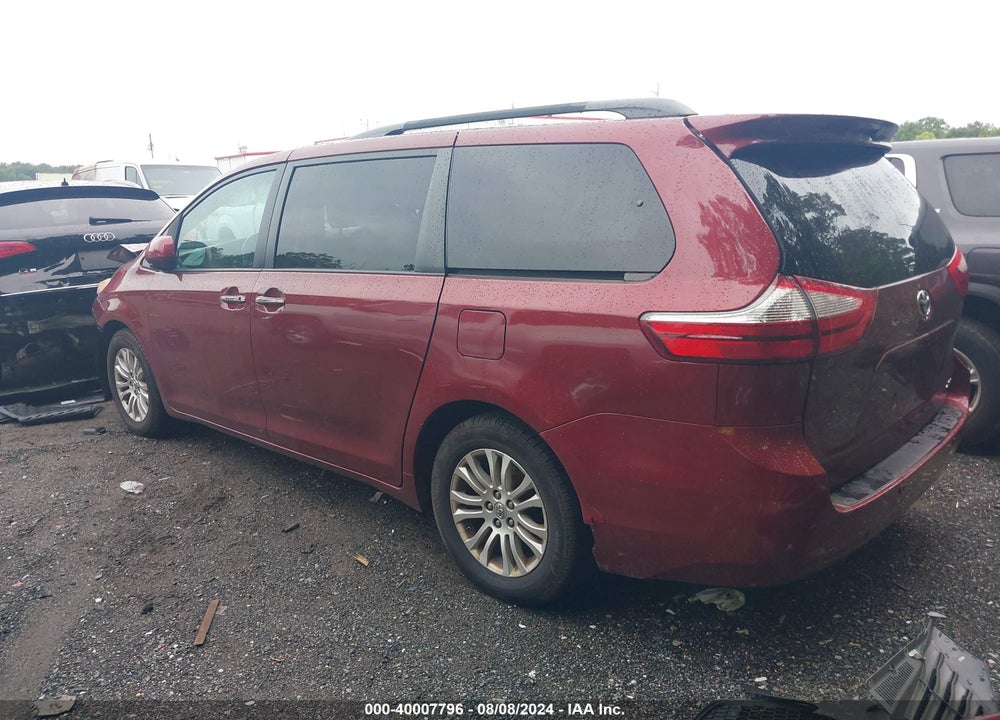 2015 TOYOTA SIENNA XLE 8 PASSENGER VIN: 5TDYK3DC8FS586312
