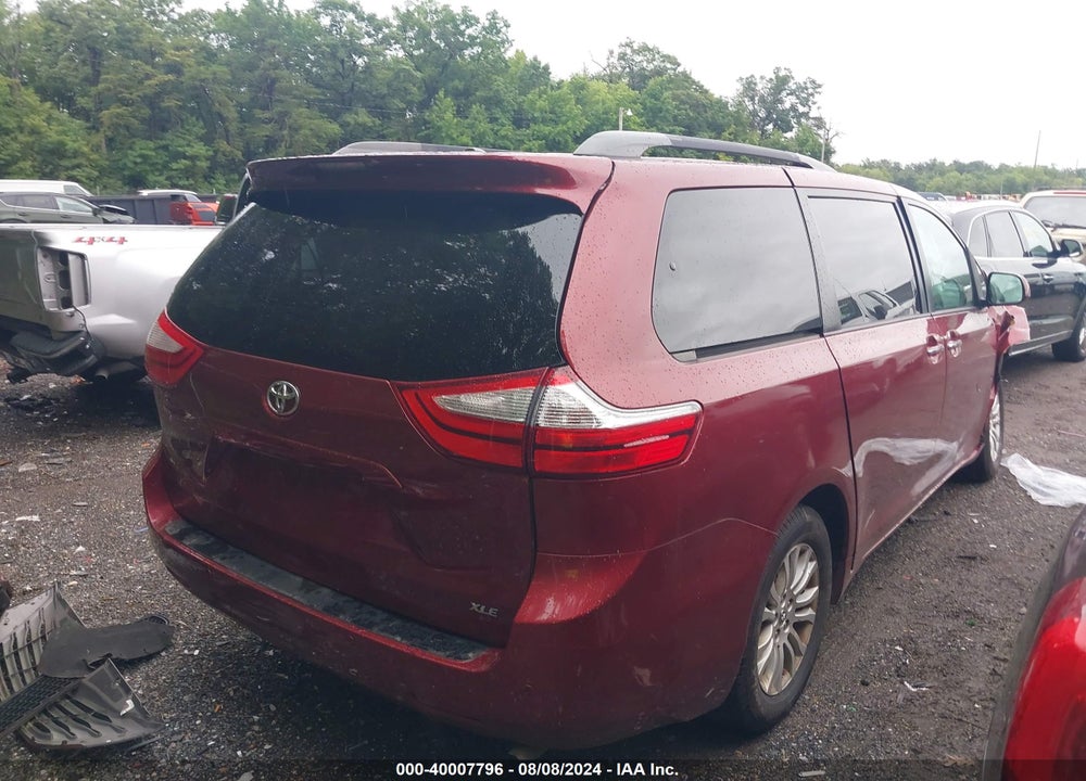 2015 TOYOTA SIENNA XLE 8 PASSENGER VIN: 5TDYK3DC8FS586312