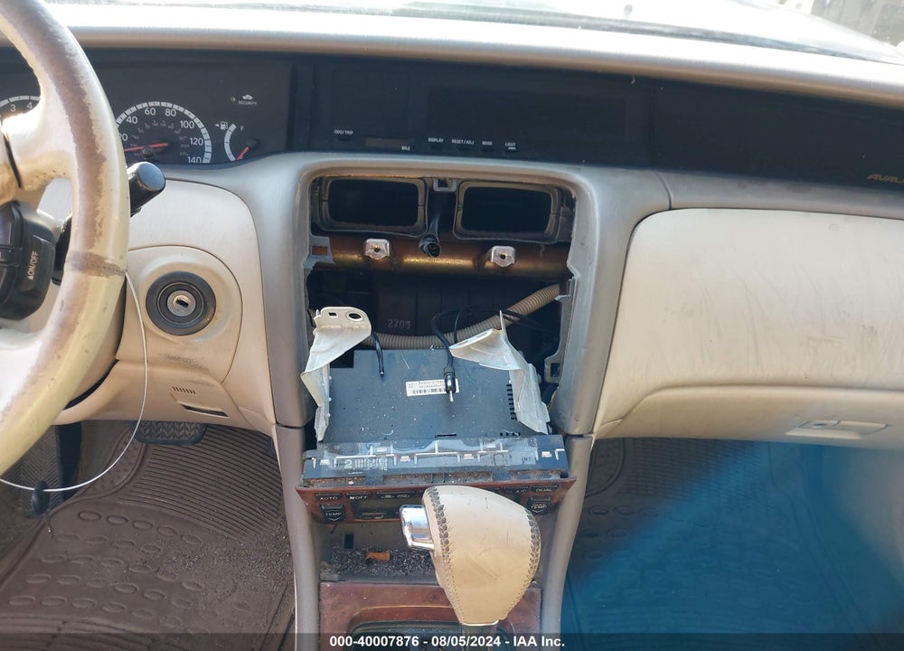2002 TOYOTA AVALON XLS VIN: 4T1BF28B52U211548