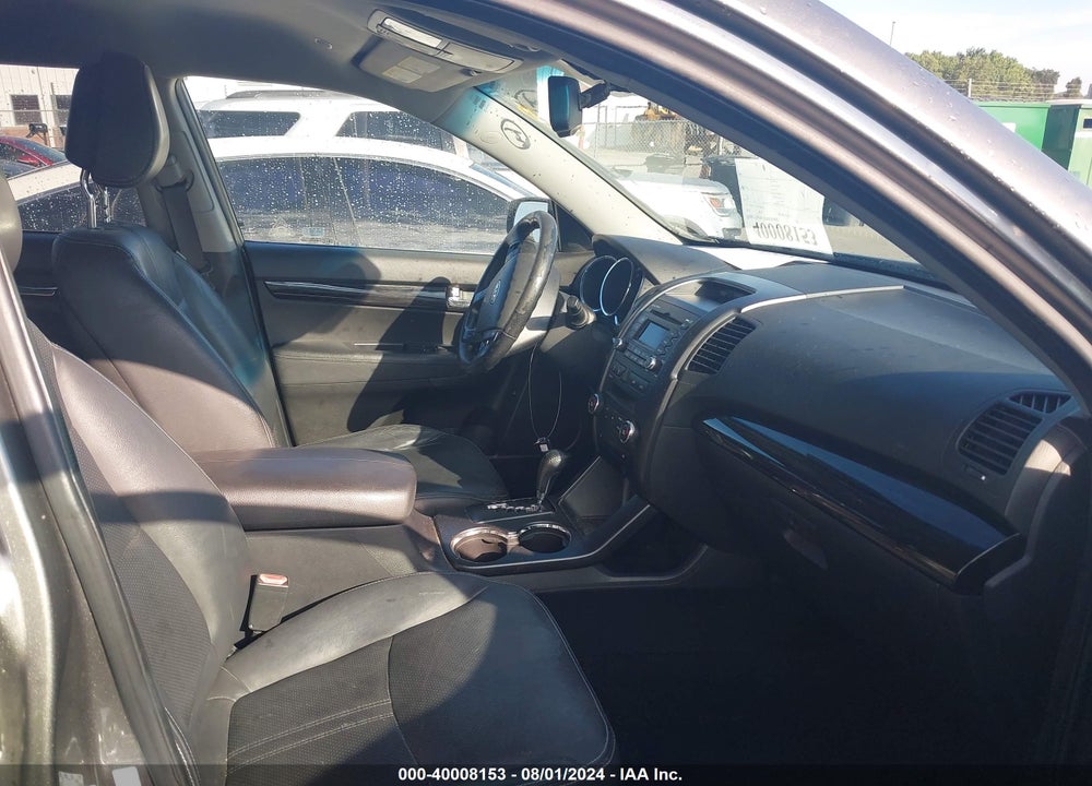 2011 KIA SORENTO EX VIN: 5XYKU3A10BG009638