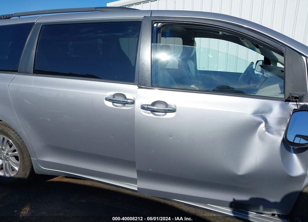 2011 TOYOTA SIENNA XLE V6 VIN: 5TDYK3DC1BS037514