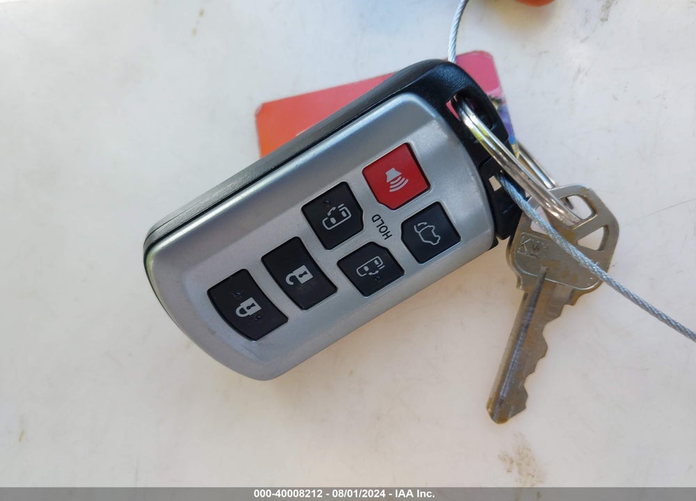 2011 TOYOTA SIENNA XLE V6 VIN: 5TDYK3DC1BS037514