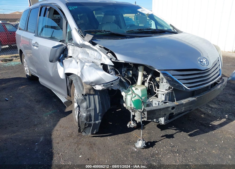2011 TOYOTA SIENNA XLE V6 VIN: 5TDYK3DC1BS037514