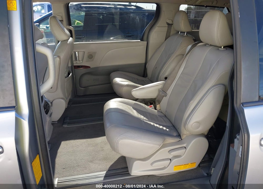 2011 TOYOTA SIENNA XLE V6 VIN: 5TDYK3DC1BS037514