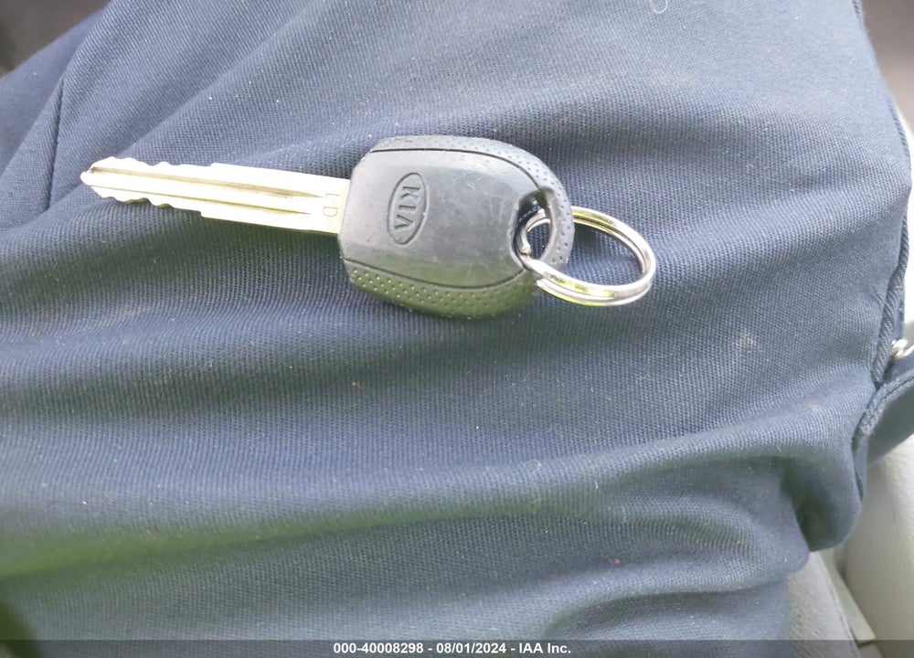 2006 KIA SPECTRA5 VIN: KNAFE161365372233