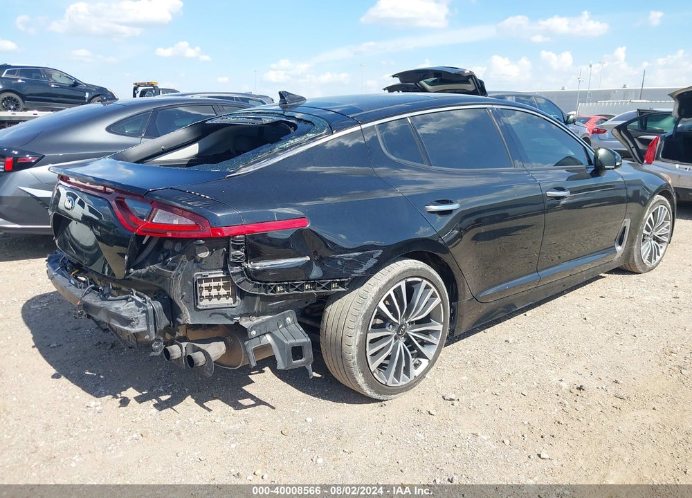 2018 KIA STINGER VIN: KNAE25LA8J6013950