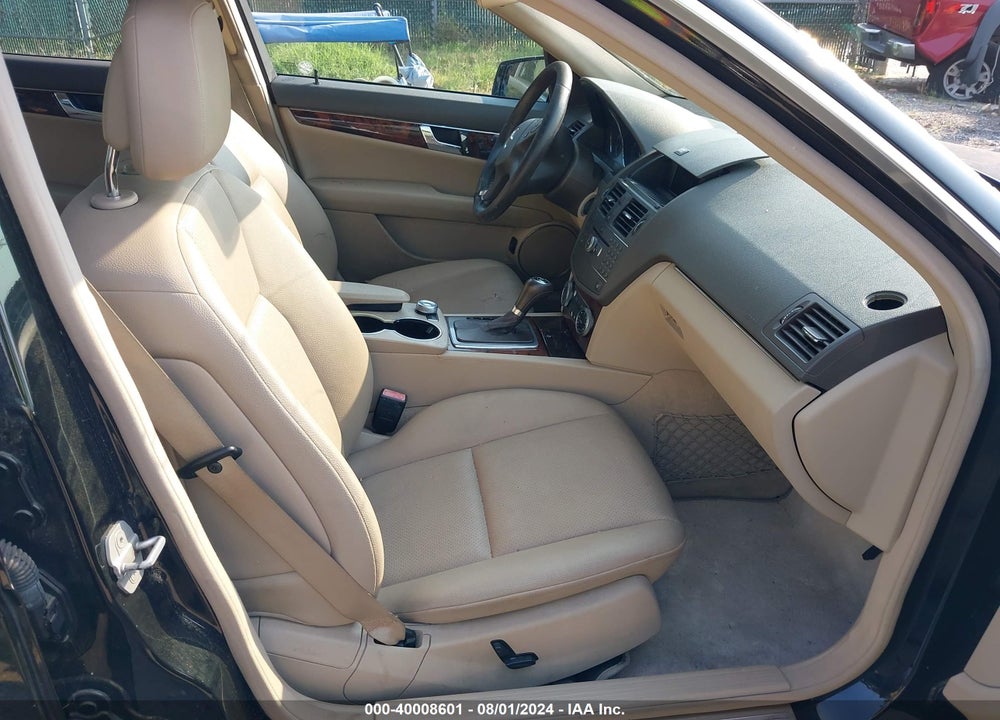 2010 MERCEDES-BENZ C 300 LUXURY 4MATIC/SPORT 4MATIC VIN: WDDGF8BB5AR111964