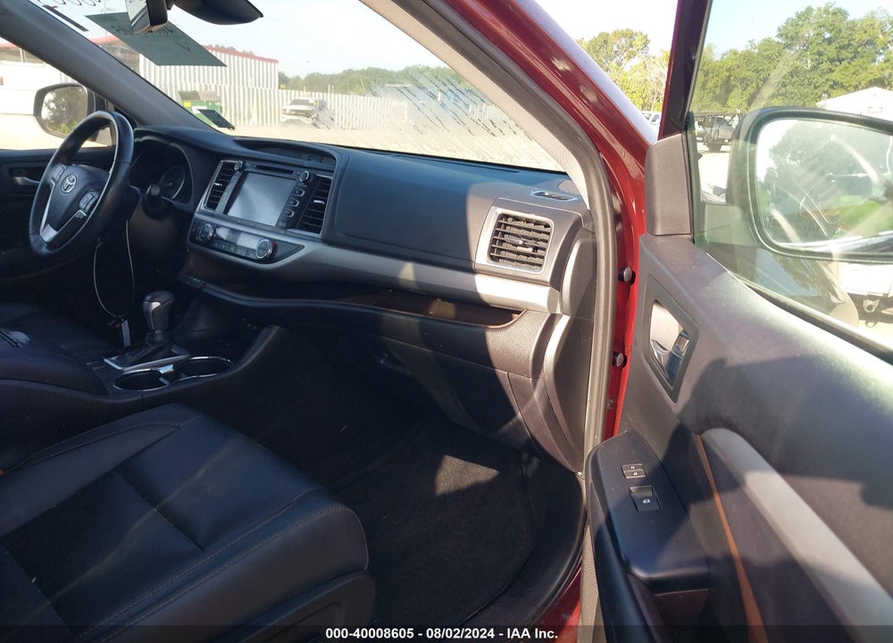 2019 TOYOTA HIGHLANDER XLE VIN: 5TDKZRFH4KS348285