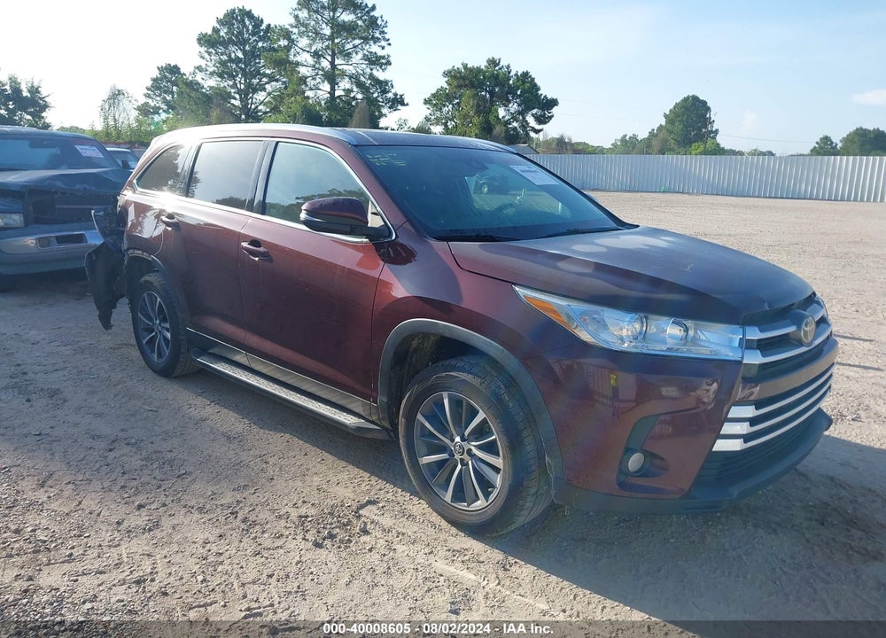 2019 TOYOTA HIGHLANDER XLE VIN: 5TDKZRFH4KS348285