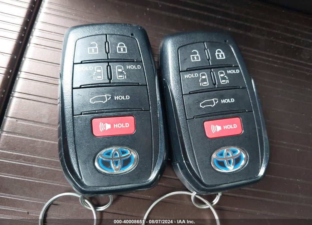 2021 TOYOTA SIENNA XLE VIN: 5TDYSKFC9MS005002