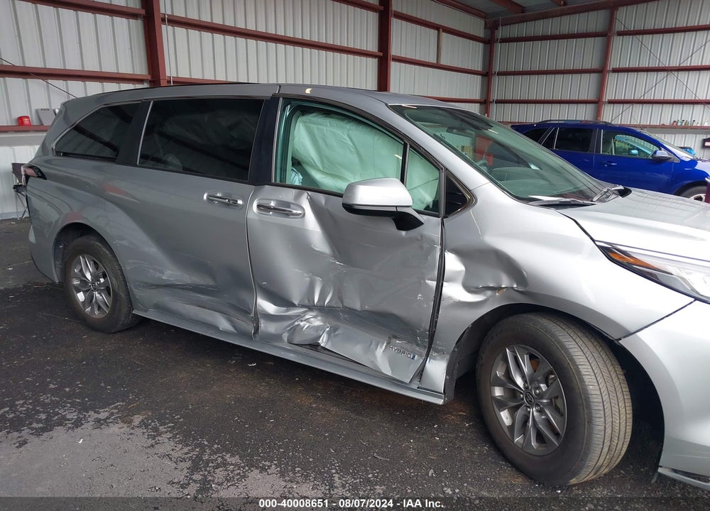 2021 TOYOTA SIENNA XLE VIN: 5TDYSKFC9MS005002