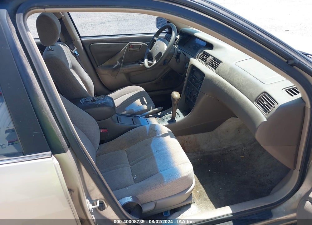 2000 TOYOTA CAMRY LE VIN: JT2BG22KXY0461192