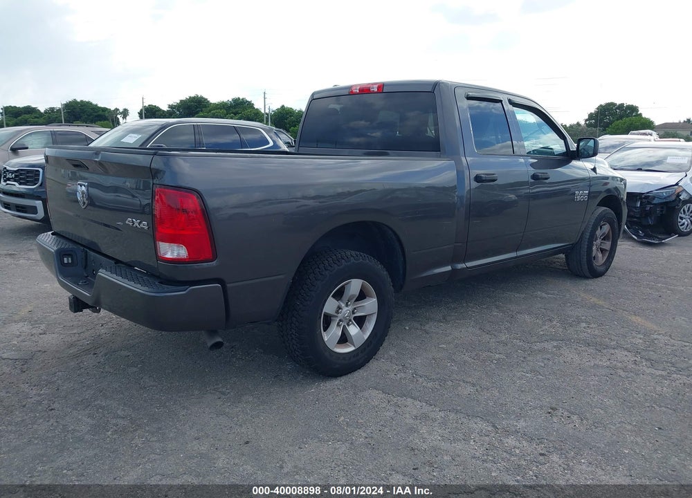 2018 RAM 1500 EXPRESS QUAD CAB 4X4 6'4 BOX VIN: 1C6RR7FG1JS342788