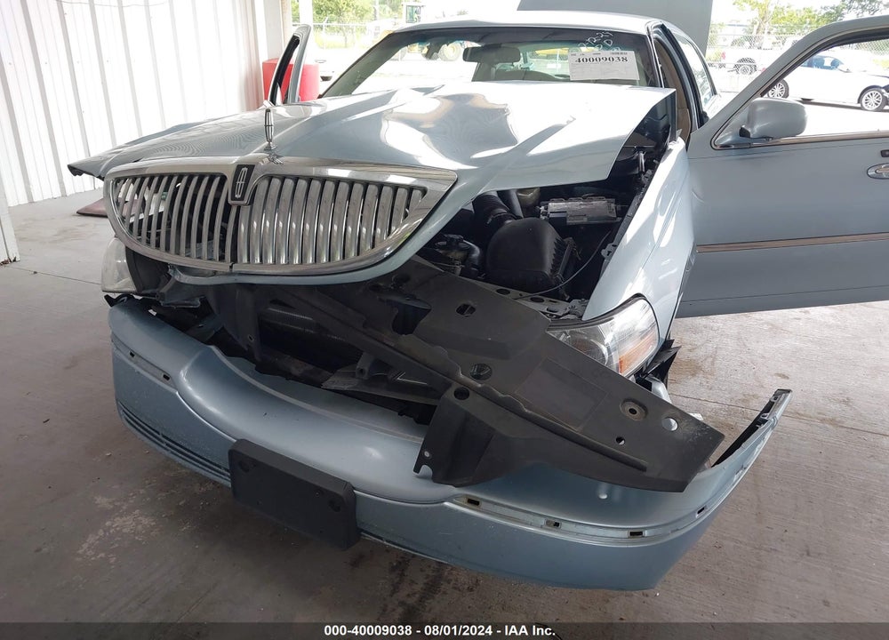 2009 LINCOLN TOWN CAR VIN: 2LNHM82V89X636433